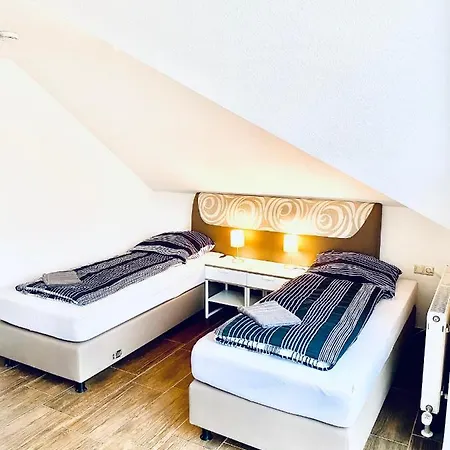 Njoy! Sunny & Simple - Dachterrasse - Gratis Wlan Appartement *